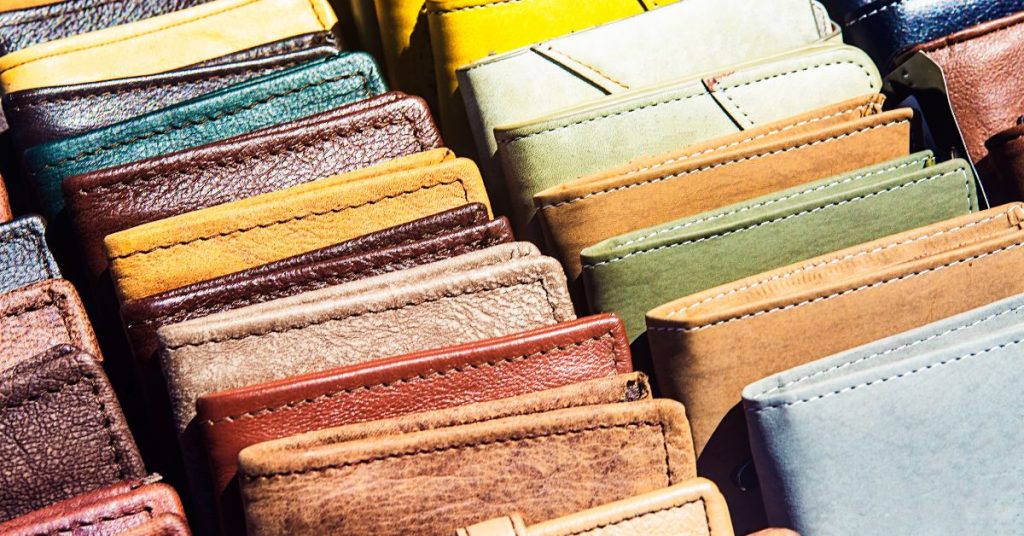 Carteira masculina: 5 melhores marcas de couro de 2025